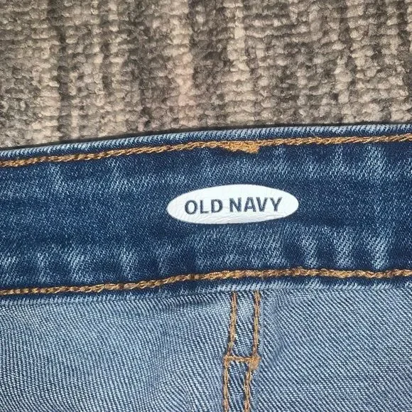 Old Navy Women's Size 4 Blue Denim Shorts‎ Jorts Bermuda Style Cuffed Hem Long - Picture 3 of 8